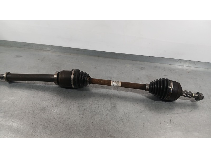 Recambio de transmision delantera derecha para renault megane iii hatchback (bz0/1_, b3_) 1.5 dci referencia OEM IAM 8200725592 