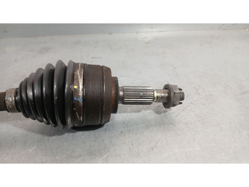 Recambio de transmision delantera derecha para renault megane iii hatchback (bz0/1_, b3_) 1.5 dci referencia OEM IAM 8200725592 