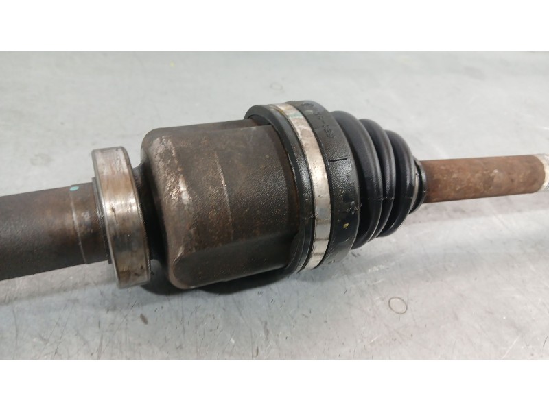 Recambio de transmision delantera derecha para renault megane iii hatchback (bz0/1_, b3_) 1.5 dci referencia OEM IAM 8200725592 