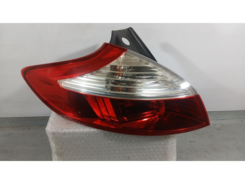 Recambio de piloto trasero izquierdo exterior para renault megane iii hatchback (bz0/1_, b3_) 1.5 dci referencia OEM IAM 2655500