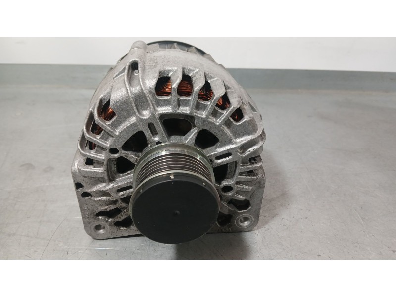 Recambio de alternador para renault megane iii hatchback (bz0/1_, b3_) 1.5 dci referencia OEM IAM 213000595 VALEO TG15C146