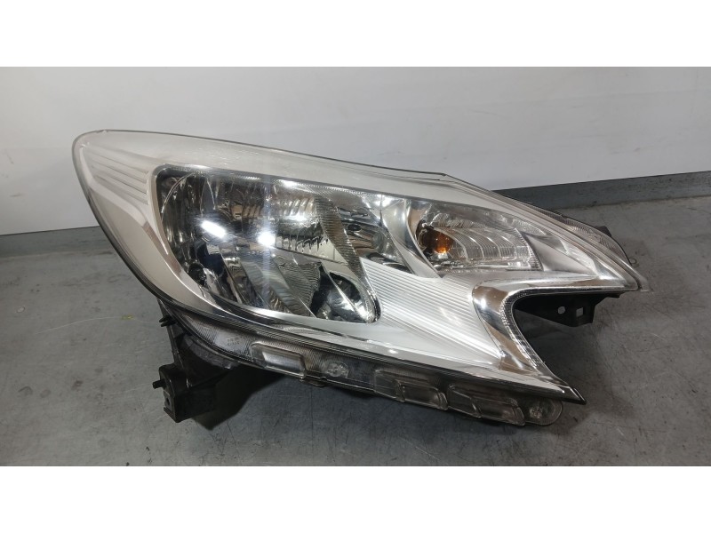 Recambio de faro derecho para nissan note (e12) 1.5 dci referencia OEM IAM 260103VV0A  