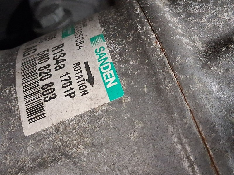 Recambio de compresor aire acondicionado para volkswagen polo v (6r1, 6c1) 1.6 tdi referencia OEM IAM 1K0820808F  