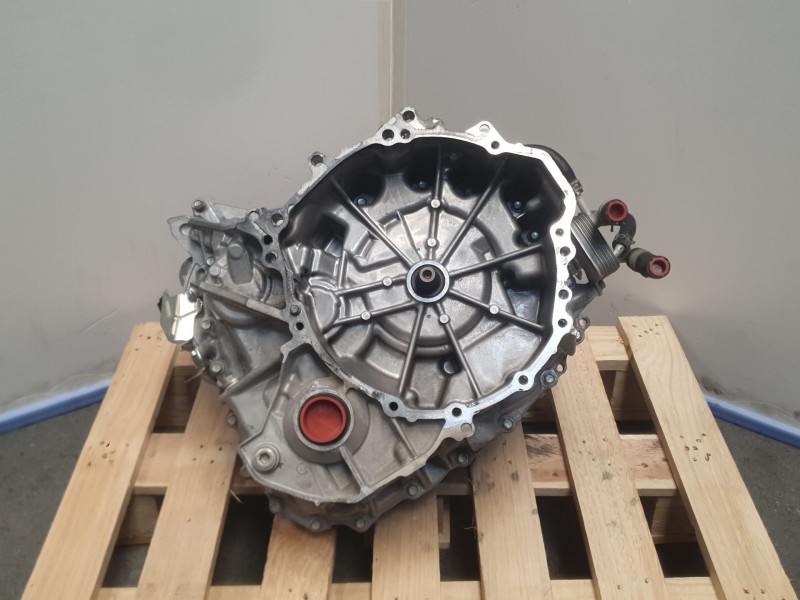 Recambio de caja cambios para toyota corolla ranchera familiar (_e21_) 1.8 hybrid (zwe211) referencia OEM IAM P1010620 1171213 A