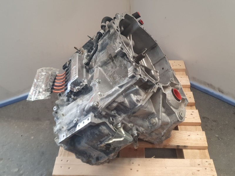 Recambio de caja cambios para toyota corolla ranchera familiar (_e21_) 1.8 hybrid (zwe211) referencia OEM IAM P1010620 1171213 A