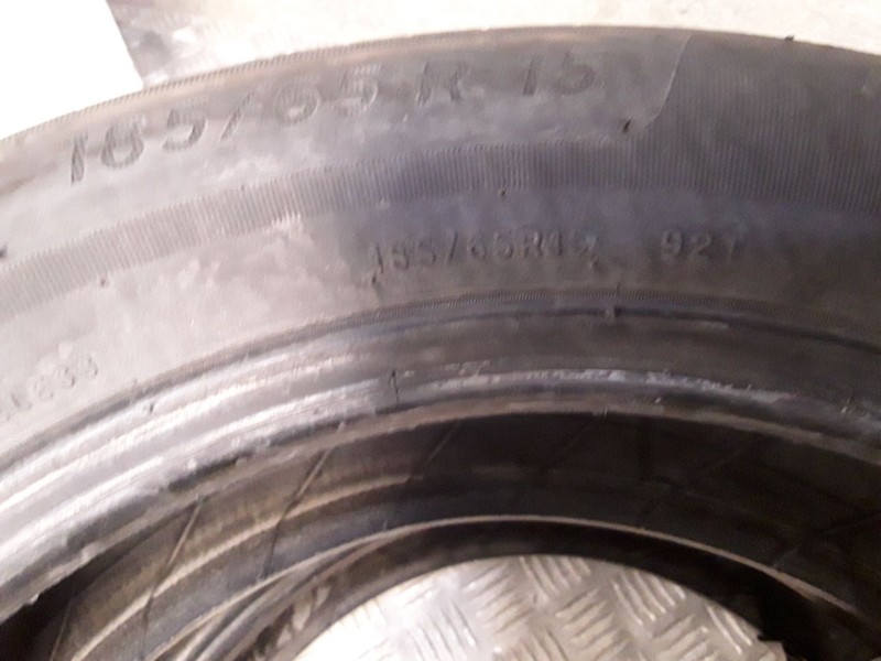 Recambio de neumatico pareja para neumaticos reutilizados - referencia OEM IAM 185651592T MICHELIN 185/65/15/92T