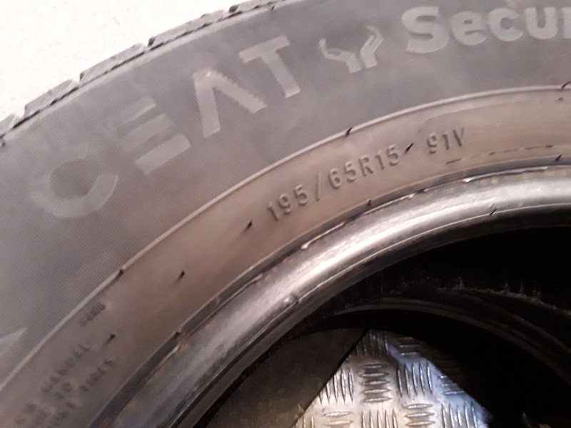 Recambio de neumatico pareja para neumaticos reutilizados - referencia OEM IAM 195651591V CEAT 195/65/15/91V