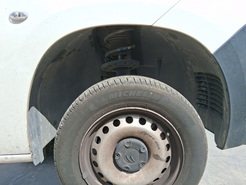 Recambio de plastico pase rueda del. dch. para citroën berlingo furgoneta/monovolumen (k9) 1.6 bluehdi 75 referencia OEM IAM 985