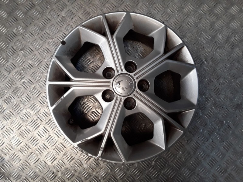 Recambio de llanta aluminio para ssangyong tivoli 1.5 referencia OEM IAM 6X16 5 TORN ET43 ROZADA ALUMINIO