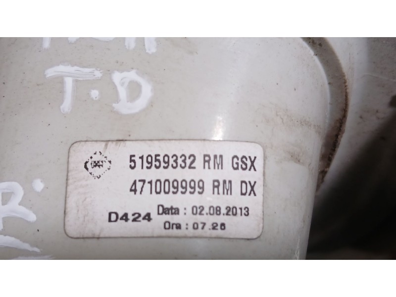 Recambio de piloto trasero derecho paragolpes para fiat 500l (351_, 352_) 1.4 (199lyb1b) referencia OEM IAM 51959332 ROZADO 4710