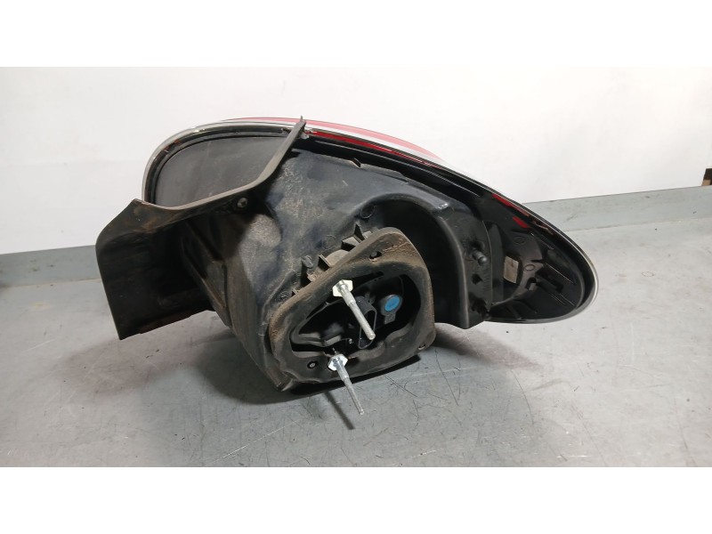 Recambio de piloto trasero izquierdo para fiat 500l (351_, 352_) 1.4 (199lyb1b) referencia OEM IAM 51883572  