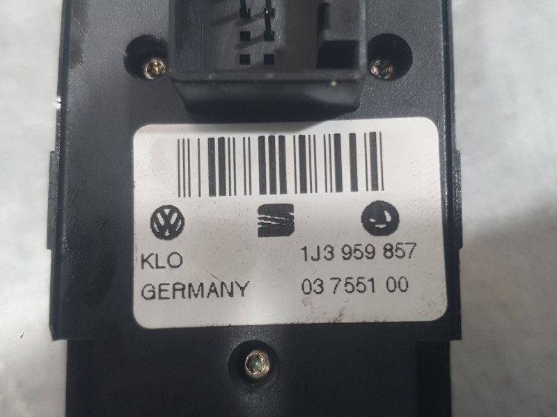 Recambio de mando elevalunas delantero izquierdo para volkswagen golf iv (1j1) 1.9 tdi referencia OEM IAM 1J3959857  