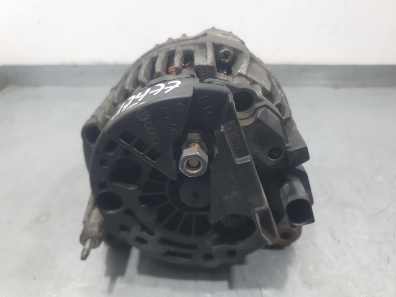 Recambio de alternador para volkswagen golf iv (1j1) 1.9 tdi referencia OEM IAM 038903023L 0124325001 BOSCH
