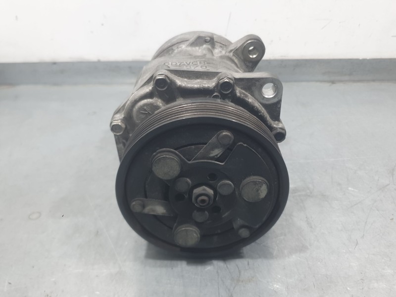 Recambio de compresor aire acondicionado para volkswagen golf iv (1j1) 1.9 tdi referencia OEM IAM 1J0820803L 1111404624 SANDEN