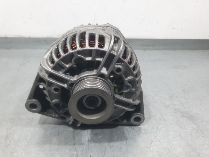 Recambio de alternador para opel vectra c (z02) 2.0 dti 16v (f69) referencia OEM IAM 0986044030 0214525030 BOSCH