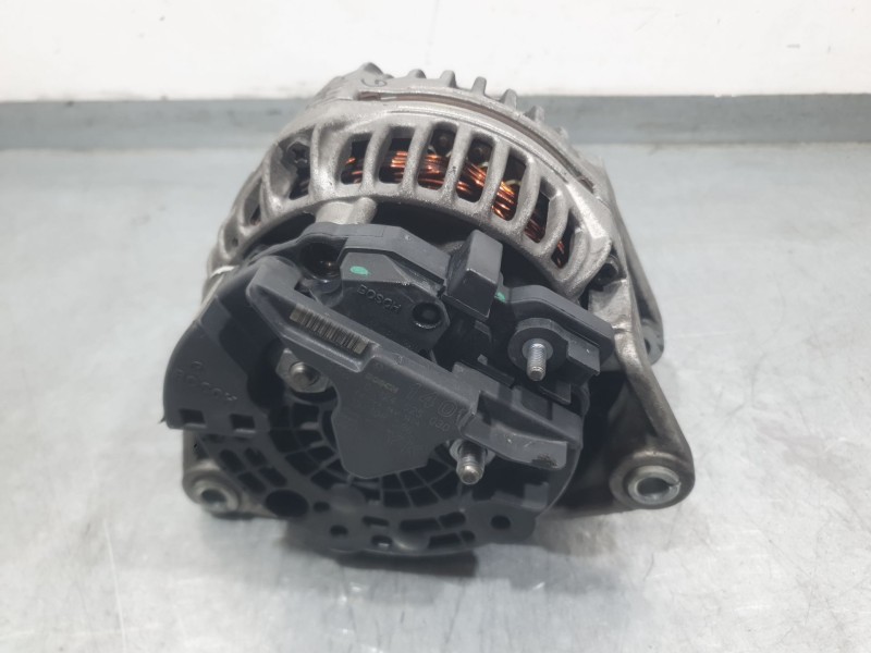 Recambio de alternador para opel vectra c (z02) 2.0 dti 16v (f69) referencia OEM IAM 0986044030 0214525030 BOSCH