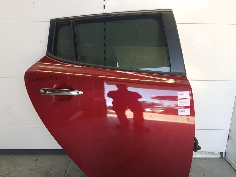 Recambio de puerta trasera derecha para nissan leaf (ze0) electric referencia OEM IAM H21003NLMA  