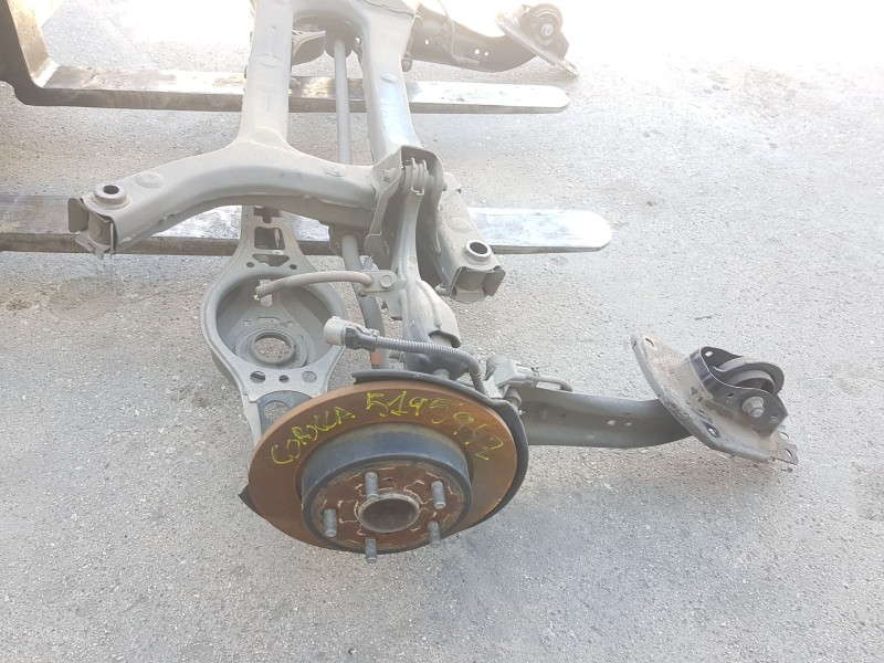 Recambio de puente trasero para toyota corolla ranchera familiar (_e21_) 1.8 hybrid (zwe211) referencia OEM IAM 5120602090 DISCO