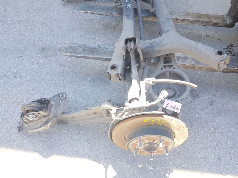 Recambio de puente trasero para toyota corolla ranchera familiar (_e21_) 1.8 hybrid (zwe211) referencia OEM IAM 5120602090 DISCO