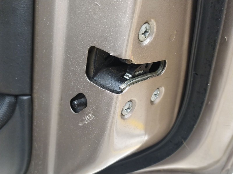 Recambio de cerradura puerta trasera derecha para nissan qashqai i (j10, nj10) 2.0 dci a las 4 ruedas referencia OEM IAM 82500JD