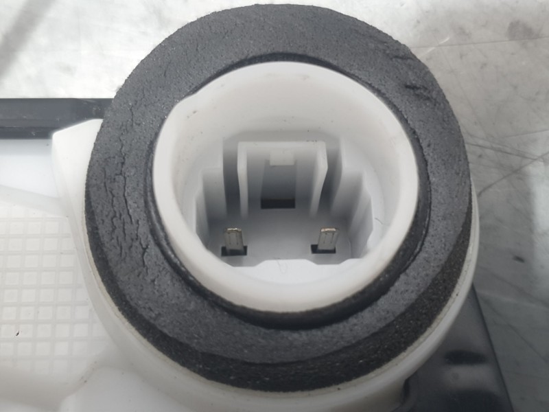 Recambio de cerradura puerta delantera derecha para toyota yaris (_p13_) 1.5 hybrid (nhp130_) referencia OEM IAM U3111130  