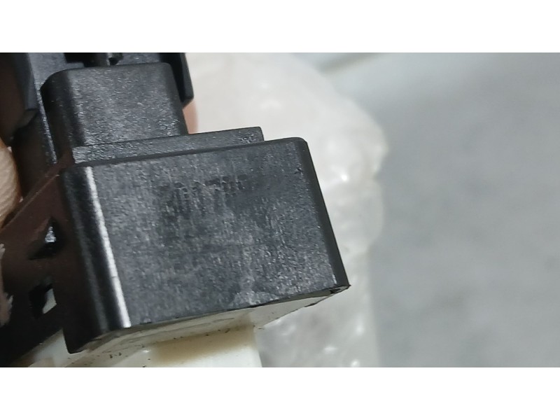 Recambio de mando elevalunas trasero izquierdo para fiat 500x (334_) 1.0 (334.axn1b) referencia OEM IAM 735633157  B569