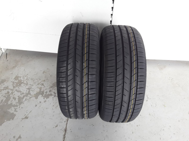 Recambio de neumatico pareja para neumaticos nuevos - referencia OEM IAM 195501582V KUMHO 195/50/15/82V