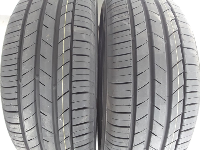 Recambio de neumatico pareja para neumaticos nuevos - referencia OEM IAM 195501582V KUMHO 195/50/15/82V