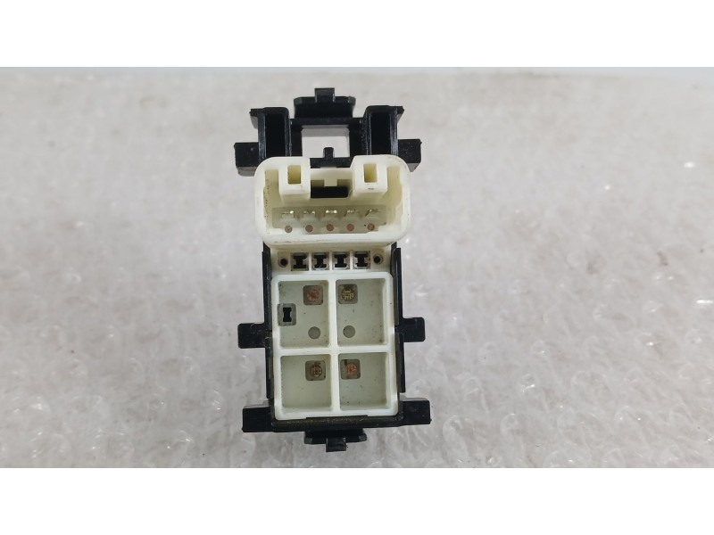 Recambio de mando elevalunas delantero derecho para toyota aygo x (_b7_) 1.0 vvt-i (kgb70) referencia OEM IAM 848100D030  829213