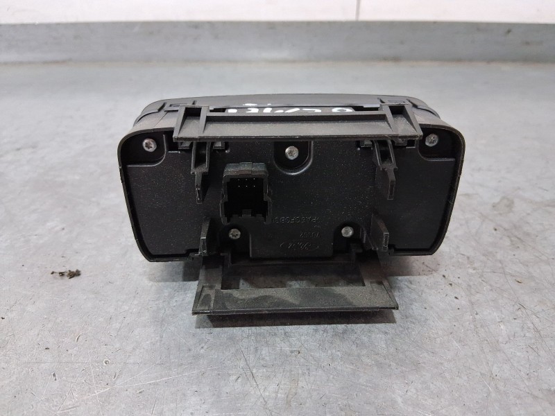 Recambio de mando luces para ford c-max ii (dxa/cb7, dxa/ceu) 1.0 ecoboost referencia OEM IAM AV6T13A024CC  10099412