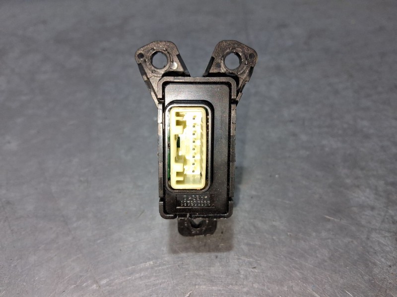 Recambio de mando multifuncion para hyundai i20 iii (bc3, bi3) 1.0 t-gdi hybrid 48v referencia OEM IAM 93790Q0000 CIERRE CENTRAL