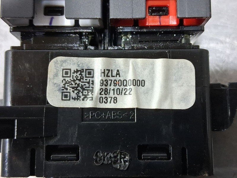 Recambio de mando multifuncion para hyundai i20 iii (bc3, bi3) 1.0 t-gdi hybrid 48v referencia OEM IAM 93790Q0000 CIERRE CENTRAL