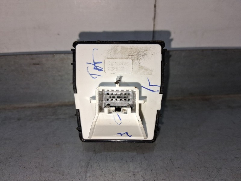 Recambio de mando retrovisor para hyundai i20 iii (bc3, bi3) 1.0 t-gdi hybrid 48v referencia OEM IAM 299218838  