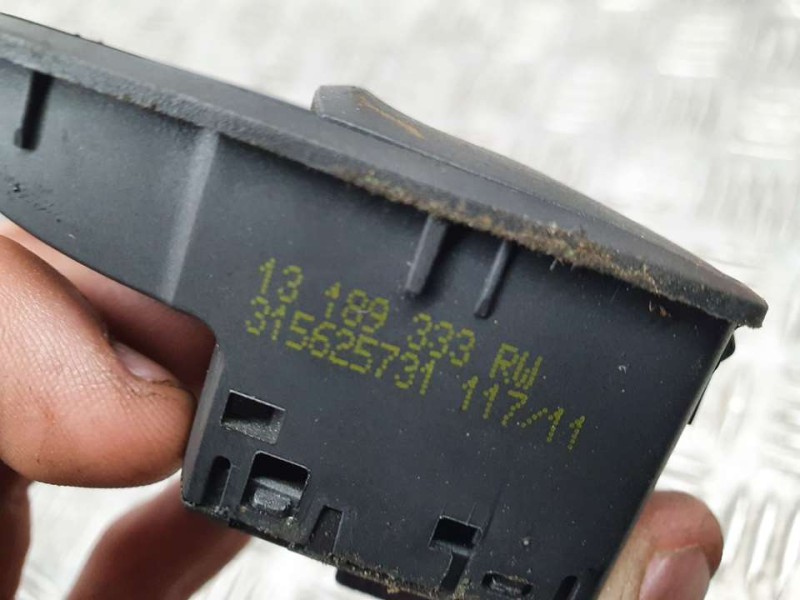 Recambio de mando elevalunas delantero derecho para opel corsa d cosmo referencia OEM IAM 13189333RW 315625731 