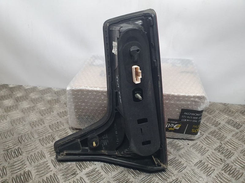 Recambio de piloto trasero izquierdo para citroën c5 berlina attraction referencia OEM IAM SIN REF  INTERIOR