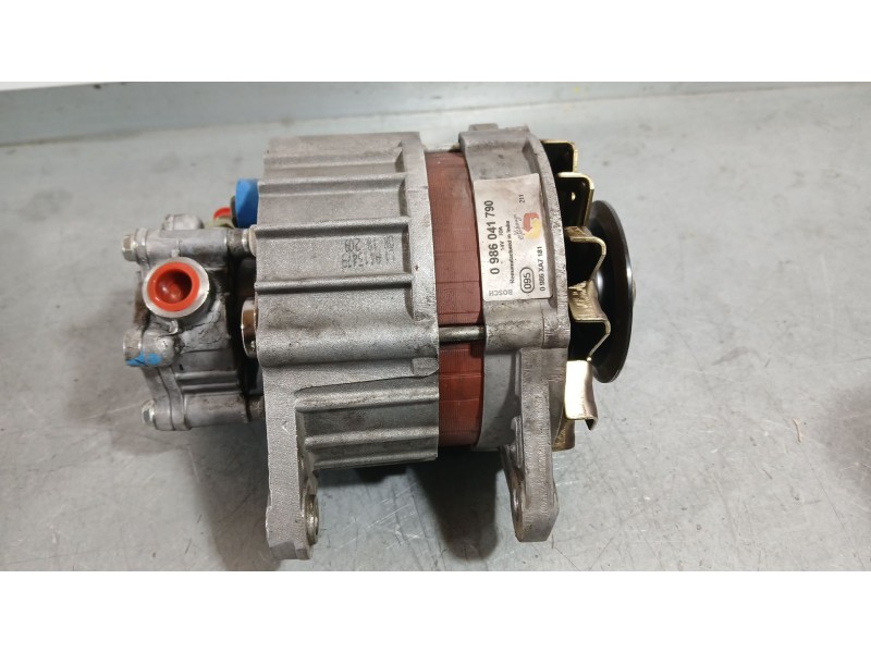 Recambio de alternador para opel combo furgoneta/monovolumen (71_) 1.7 d referencia OEM IAM 1204144 BOSCH CON DEPRESOR INCORPORA
