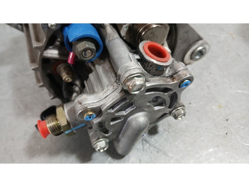 Recambio de alternador para opel combo furgoneta/monovolumen (71_) 1.7 d referencia OEM IAM 1204144 BOSCH CON DEPRESOR INCORPORA