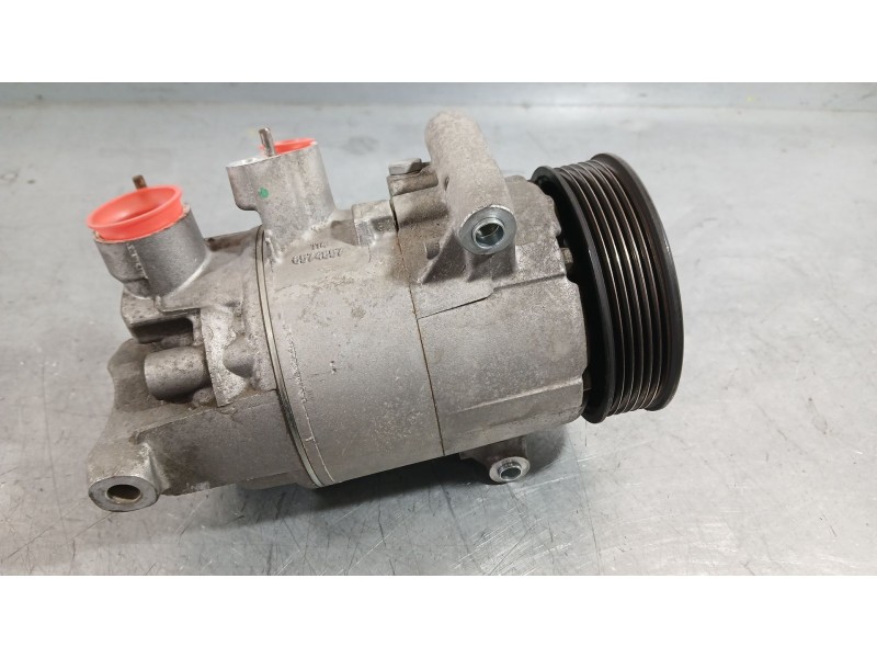 Recambio de compresor aire acondicionado para seat leon (5f1) 1.6 tdi referencia OEM IAM 5Q0820803B DELPHI 01141227