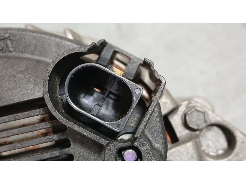 Recambio de alternador para seat leon (5f1) 1.6 tdi referencia OEM IAM 03L903023J VALEO TG12C113