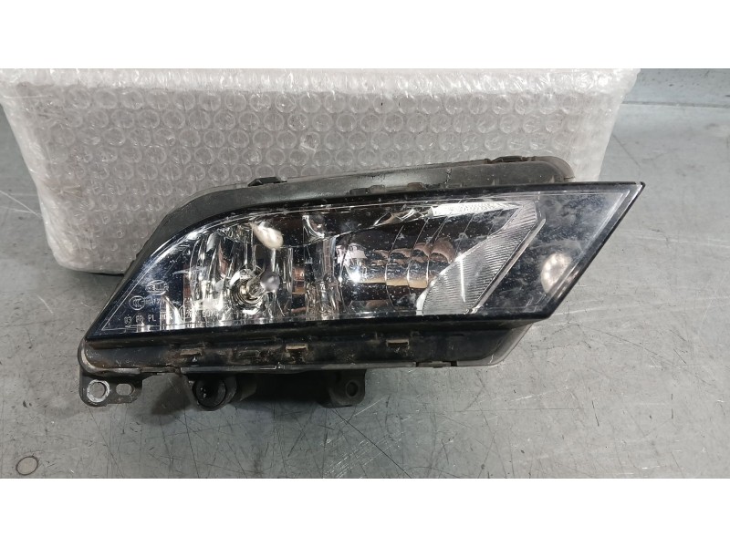 Recambio de faro antiniebla derecho para seat leon (5f1) 1.6 tdi referencia OEM IAM 6J9941702A HELLA 1NE01107702