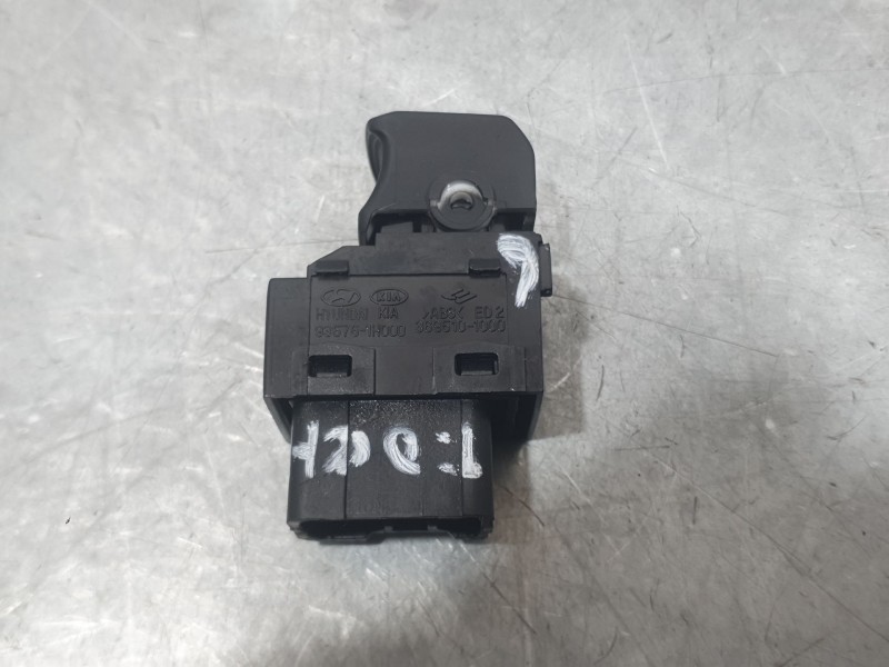 Recambio de mando elevalunas trasero derecho para hyundai ix20 (jc) 1.6 crdi referencia OEM IAM 935751H000  