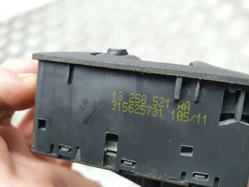 Recambio de mando elevalunas delantero izquierdo para opel corsa d cosmo referencia OEM IAM 13258521 315625731 