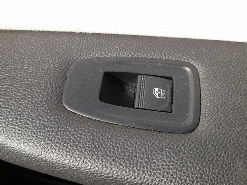 Recambio de mando elevalunas delantero derecho para renault clio v (b7_) tce 90 (b7mt) referencia OEM IAM 254019868R  