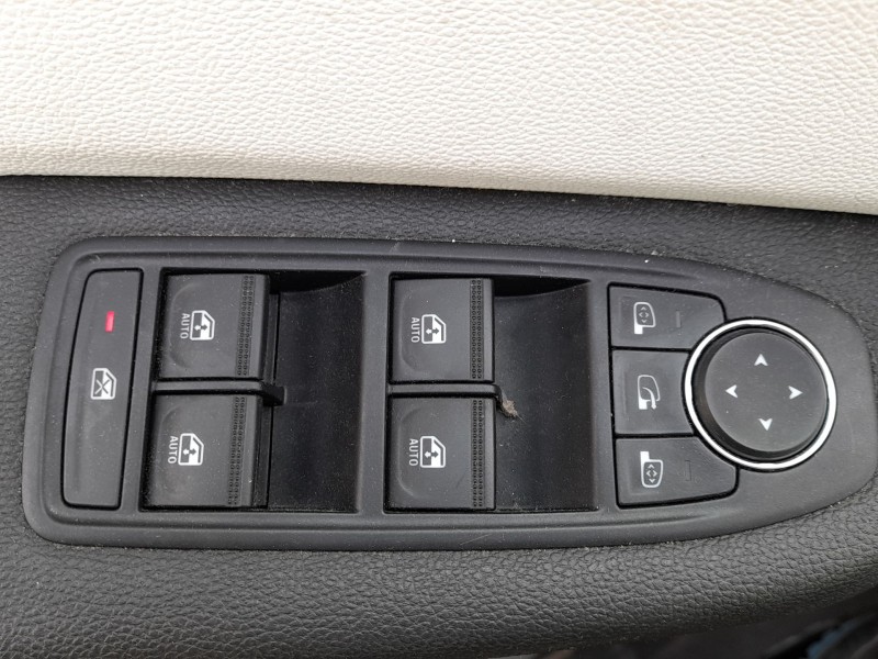 Recambio de mando elevalunas delantero izquierdo para renault clio v (b7_) tce 90 (b7mt) referencia OEM IAM 254107080R  