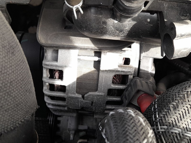 Recambio de alternador para renault clio v (b7_) tce 90 (b7mt) referencia OEM IAM 231002175R  