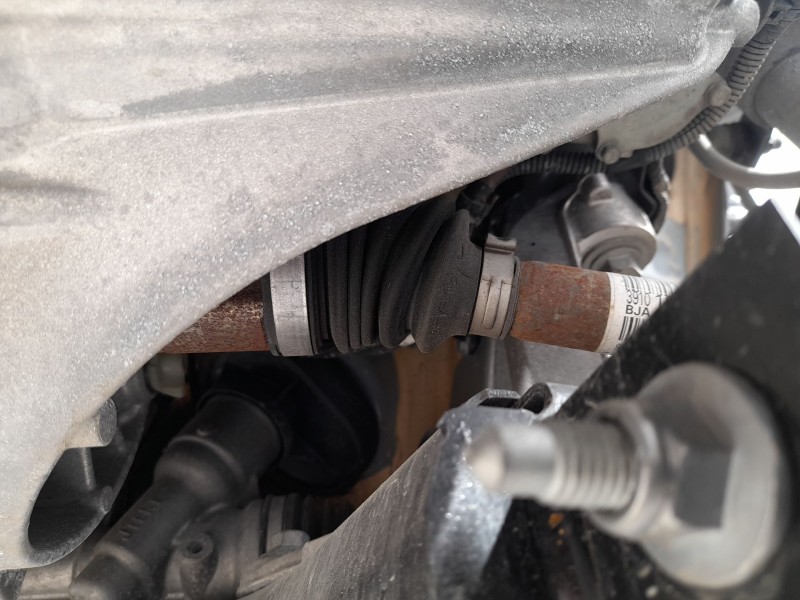 Recambio de transmision delantera izquierda para renault clio v (b7_) tce 90 (b7mt) referencia OEM IAM 391018503R  