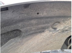 PLASTICO PASE RUEDA DEL. DCH. 638423154R 