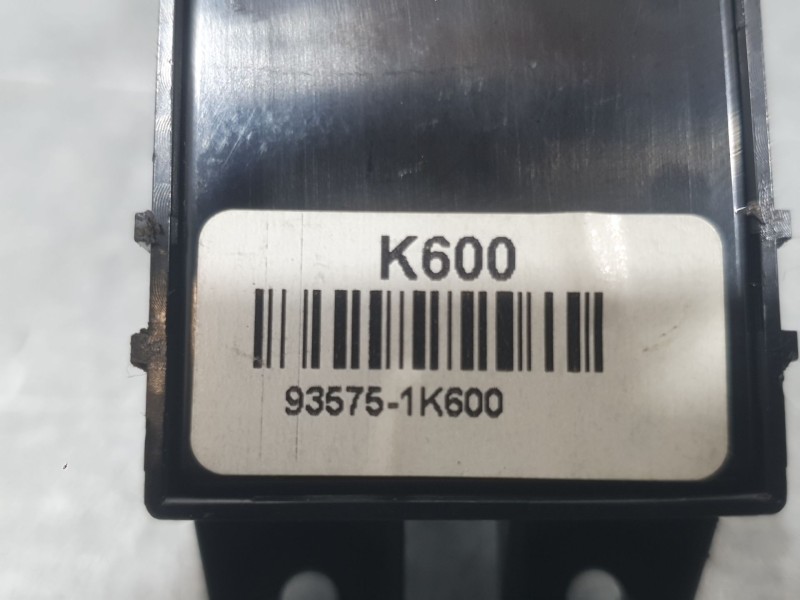 Recambio de mando elevalunas delantero derecho para hyundai ix20 (jc) 1.6 crdi referencia OEM IAM 935751K600  