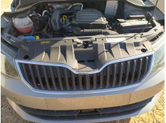 Recambio de rejilla delantera para skoda fabia ambition referencia OEM IAM 6V0853653  