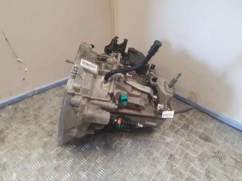 Recambio de caja cambios para dacia sandero iii 1.0 tce 90 referencia OEM IAM JT4016 A072582 6VELOCIDADES